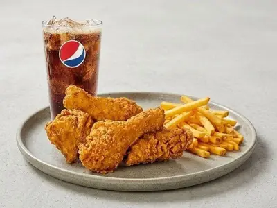 4 Pcs + fries + sauce + coleslaw + Pepsi