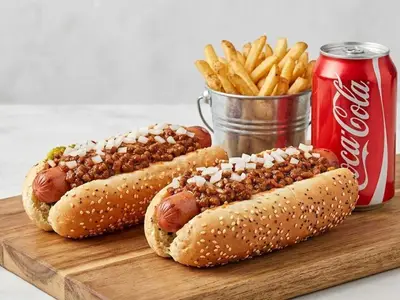 Trio #8 — 2 hot dogs Michigan + fries + drink