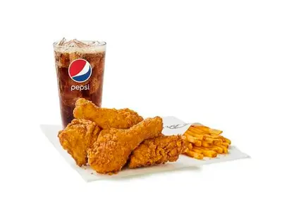 15 Pcs + 2 fries + 3 sauces + 2 coleslaw + 4 Pepsi